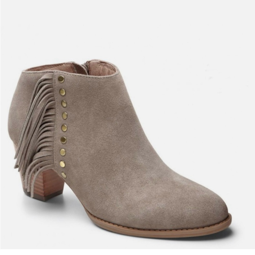 Vionic Faros Fringe western booties. Greige color.‎ Women size 6.5